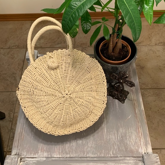 Round straw crossbody tote bag - Picture 7 of 8